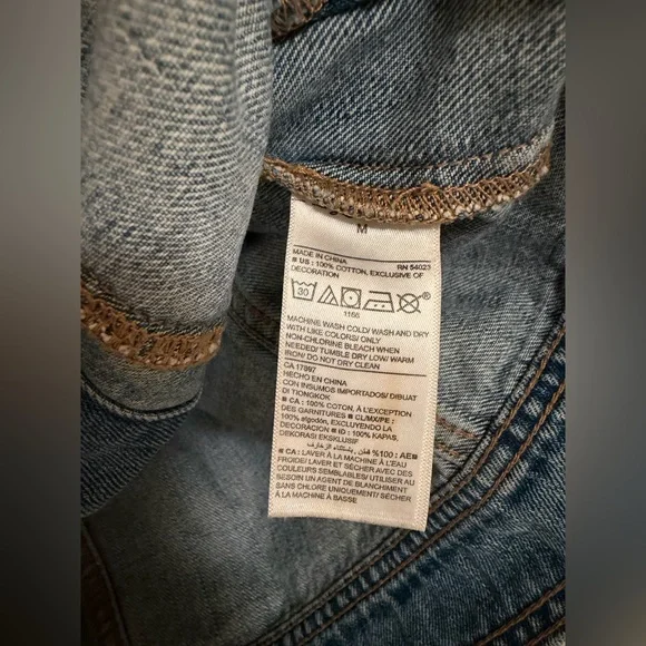 Embroidered Denim Jean Jacket Bae Area Daisy & Heart - Picture 5 of 8